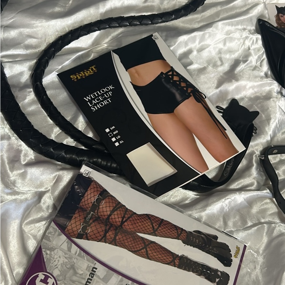 Hi Im selling My cat woman accesories, shipping available